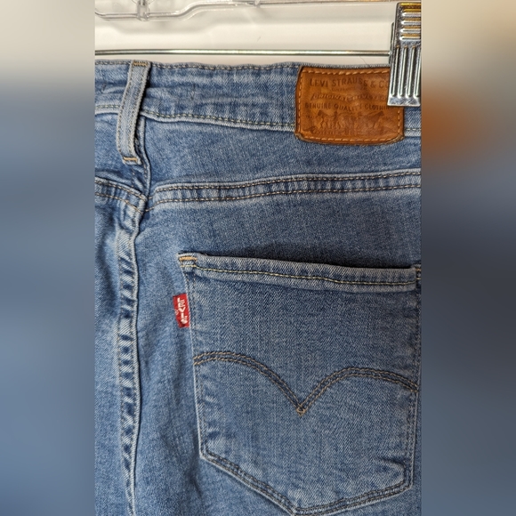 Levi's 721™ HIGH RISE SKINNY JEANS - Picture 6 of 6